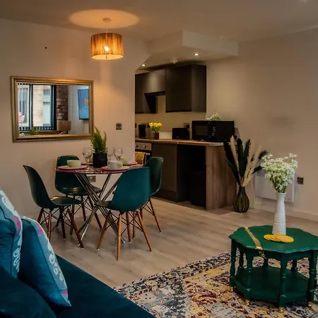 Bv Lush At Conditioning House Bradford Apartment *